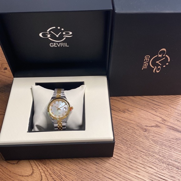 GV2 By Gevril Women's 12404 Naples Diamand White MOP Dial Two Tone Watch - Picture 8 of 8